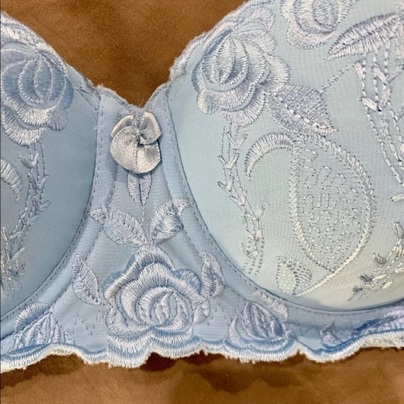 34 C bra with adjustable straps - Picture 2 of 4